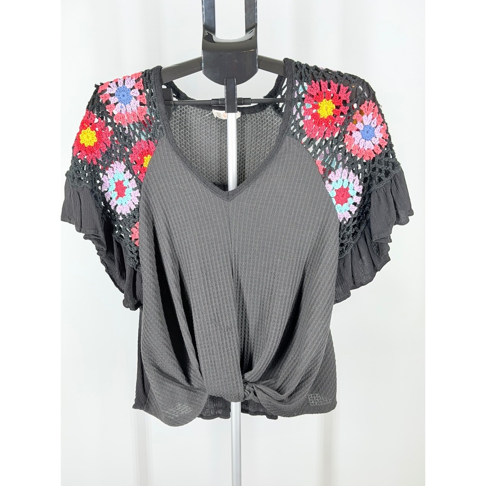 Chrysanthemum Boho Waffle Knit Top Crochet Floral Shoulder Twist‎ Front Black  M